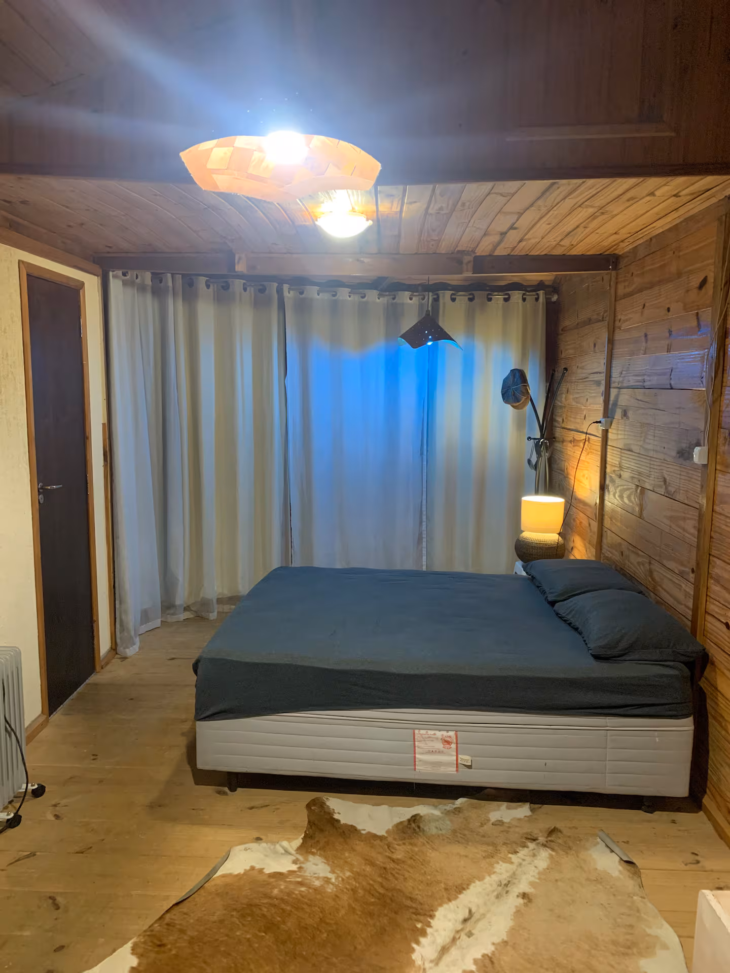Quarto de casal aconchegante na Casa Mauá